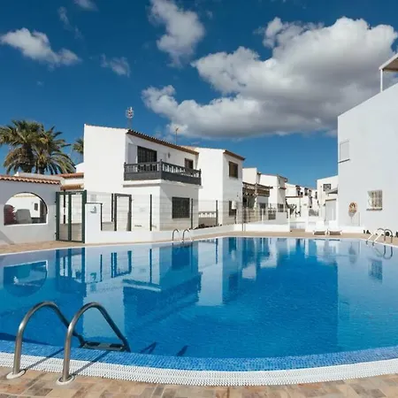 Oasis Del Silencio: Piscinas, Sol Y Playa Apartment